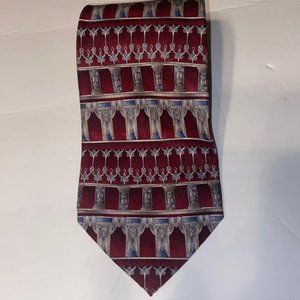 Roundtree & Yorke 100% silk neck tie.